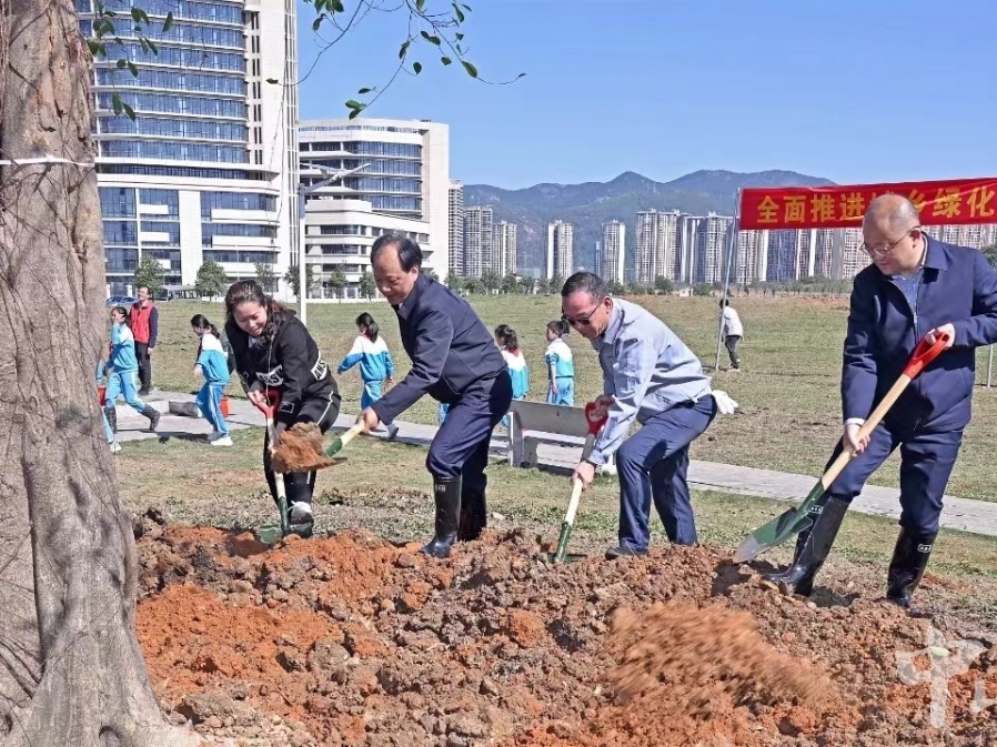 郭文海：把植树节变成“植树季”，全民动员共建绿美中山