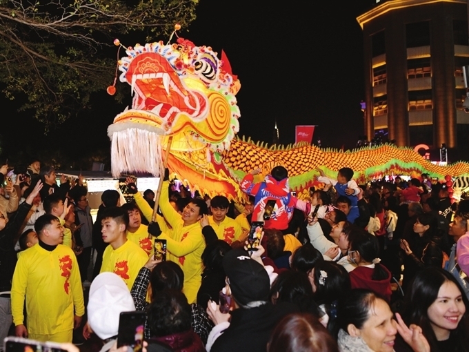 首日进场人数超20万人次！中山迎春美食文化消费活动人气旺