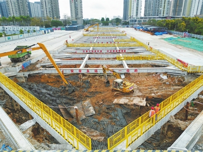 南中城际火炬站开启向地下挖三层作业