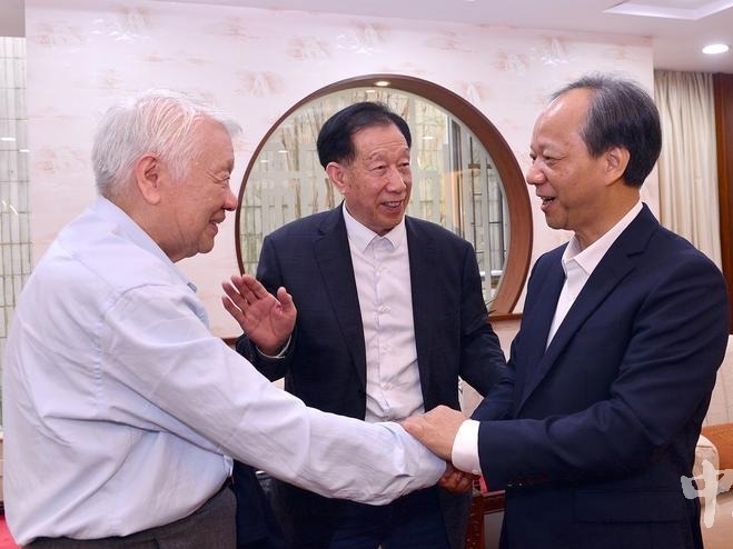 郭文海：汇聚院士资源打造高端平台 加快推动科研成果转化落地