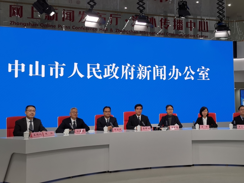 中山发热门诊每天就诊人数降至千人已持续一周