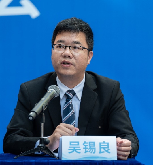 东区街道竹苑社区党委书记 吴锡良.png