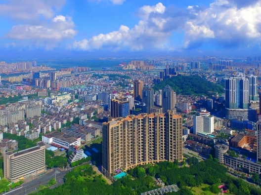 郭文海：加强自主研发扩大氢能产业布局 加快旧城改造重塑城乡功能业态
