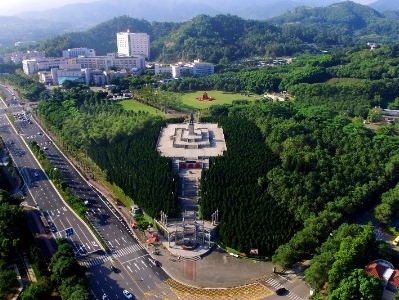 郭文海参加市委十五届八次全会分组讨论：推动改革和发展深度融合高效联动 坚定不移完成全年经济社会发展目标任务