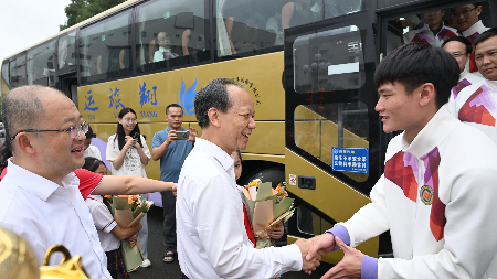 全国“村BA”卫冕总冠军中山沙溪队凯旋！