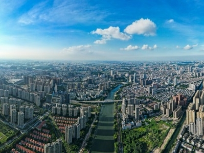 清明假期首日，郭文海检查安全稳定和森林防火工作
