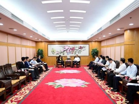 郭文海会见中国进出口银行广东省分行党委书记、行长刘亚