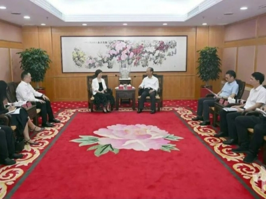  郭文海会见电子科技大学党委书记曹萍一行