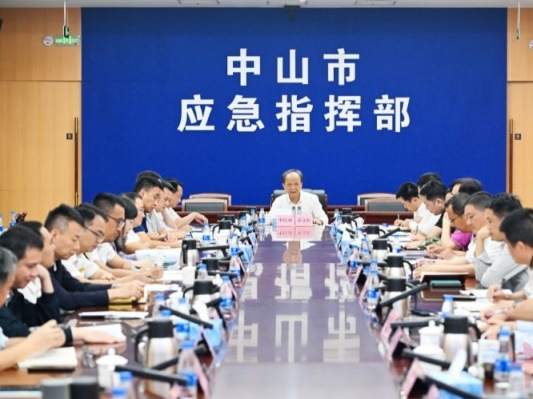  郭文海尹念红持续调度防台风工作：毫不松懈抓好防台风防暴雨防内涝各项措施，全力确保人民群众生命财产安全