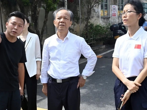 郭文海不打招呼深入社区一线督导检查基孔肯雅热疫情防控工作和爱国卫生运动开展情况