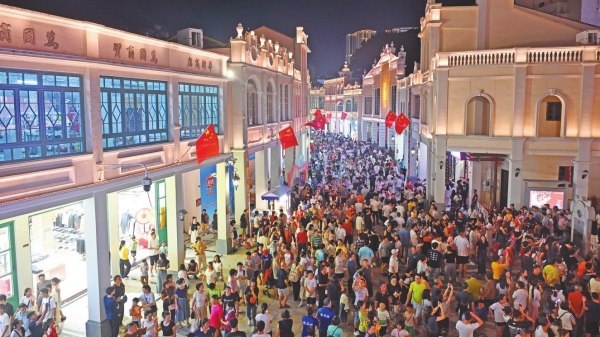 百万游客为何涌向孙文西路？