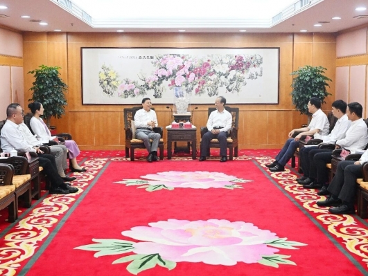 郭文海会见中国-葡语国家经贸合作论坛（澳门）常设秘书处秘书长季先峥一行