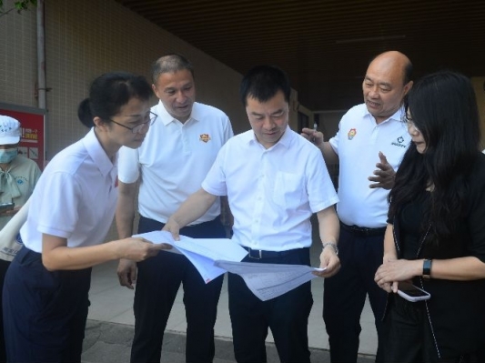 尹念红到东区街道、南朗街道督导检查校园疫情防控工作：筑牢校园疫情防控屏障 全力守护师生健康安全