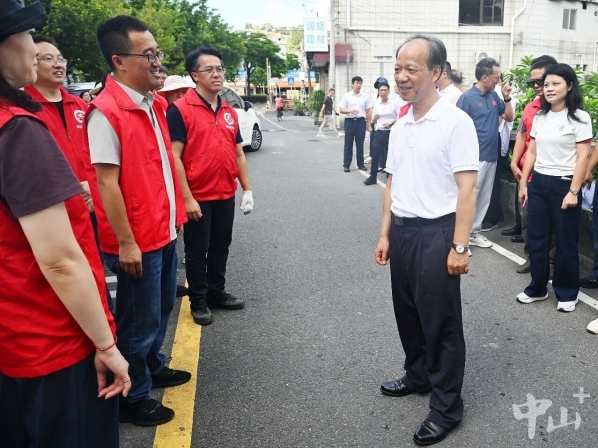 郭文海到南区街道督导检查：坚持国庆期间疫情防控不放松、爱国卫生运动不停歇，打一场疫情防控主动仗