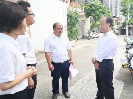 郭文海到东凤镇督导检查：动员干部群众打好疫情防控主动仗，绝不能被疫情拖着走