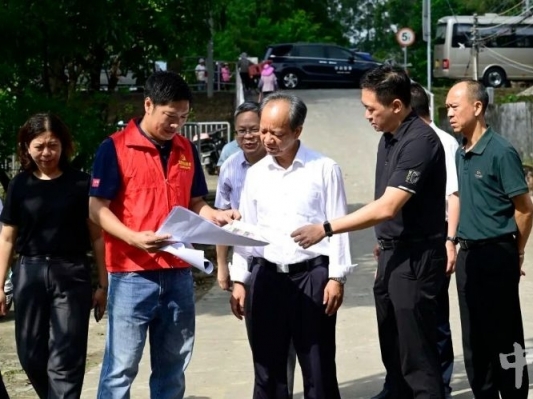郭文海到三角镇督导检查疫情防控：把人居环境整治作为重中之重 广泛深入动员群众开展爱国卫生运动