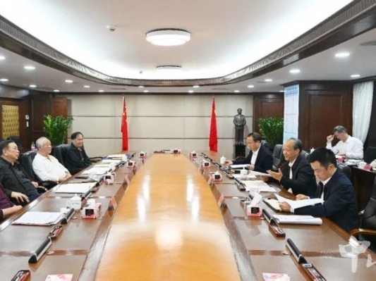 市委召开正厅级老同志座谈会：集思广益科学谋划“十五五”发展蓝图