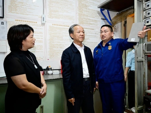 郭文海突击检查消防安全工作：广泛动员群众全面排查整治安全隐患 坚决做到防患于未“燃”