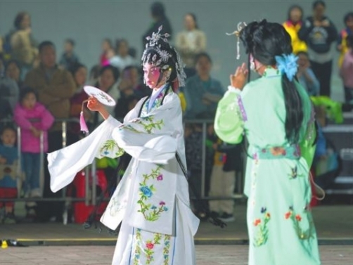 文明星火可燎原 文化惠民润心田