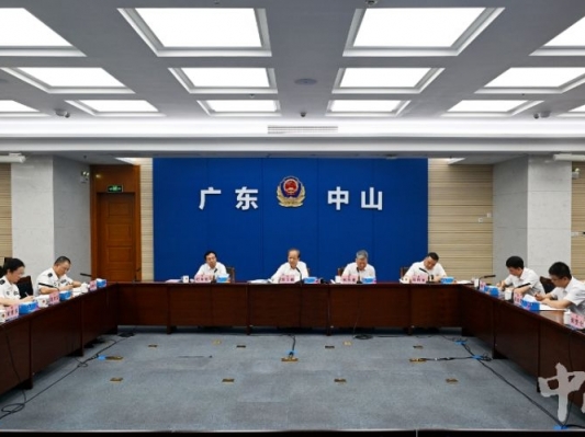  郭文海主持召开公安工作推进会：全面排查整治风险隐患 抓紧抓实安全稳定各项工作