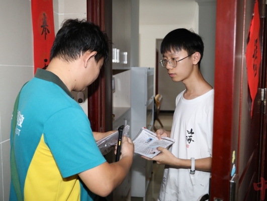 高考录取通知书陆续到达中山