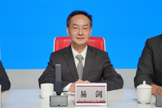市文化广电旅游局副局长 易剑。胡超超 摄.jpg