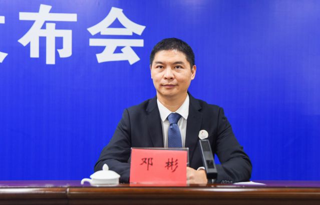 古镇镇党委副书记邓彬_副本.jpg